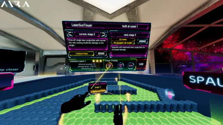 AIRA VR – Spieler analysiert Turm-Upgrades auf schwebender holografischer Karte.